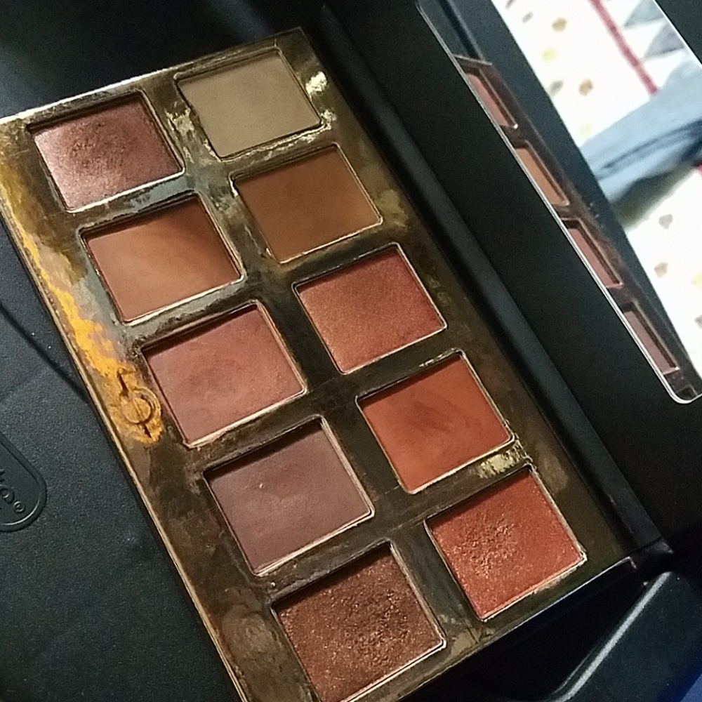 Crown Pro makeup palette